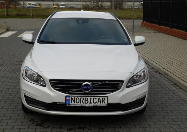 Volvo V60 cena 53333 przebieg: 196000, rok produkcji 2018 z Kowalewo Pomorskie małe 326